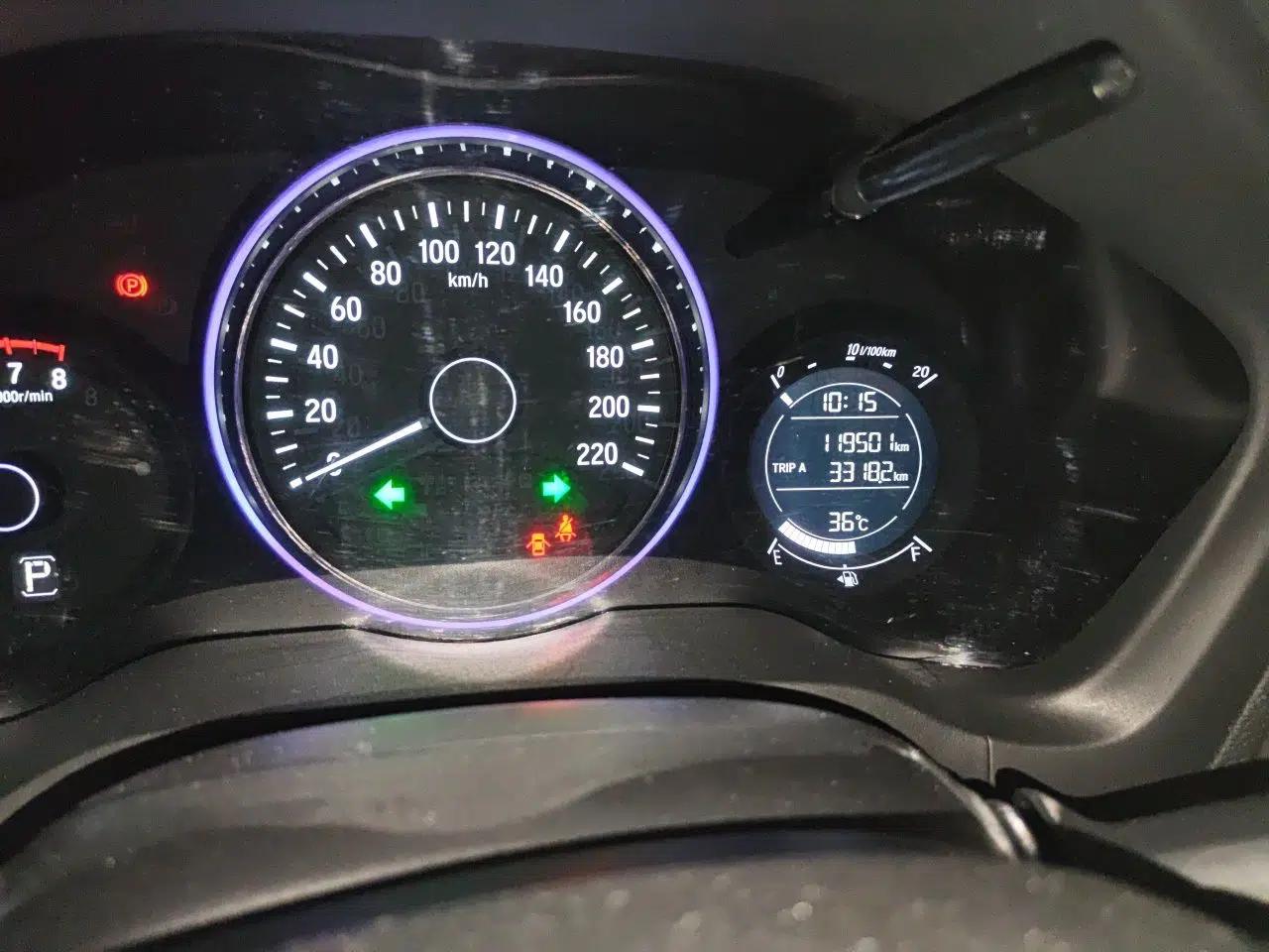 Honda Vezel 2018 1.5L CVT 2WD Technology Elite Model — миниатюра 12