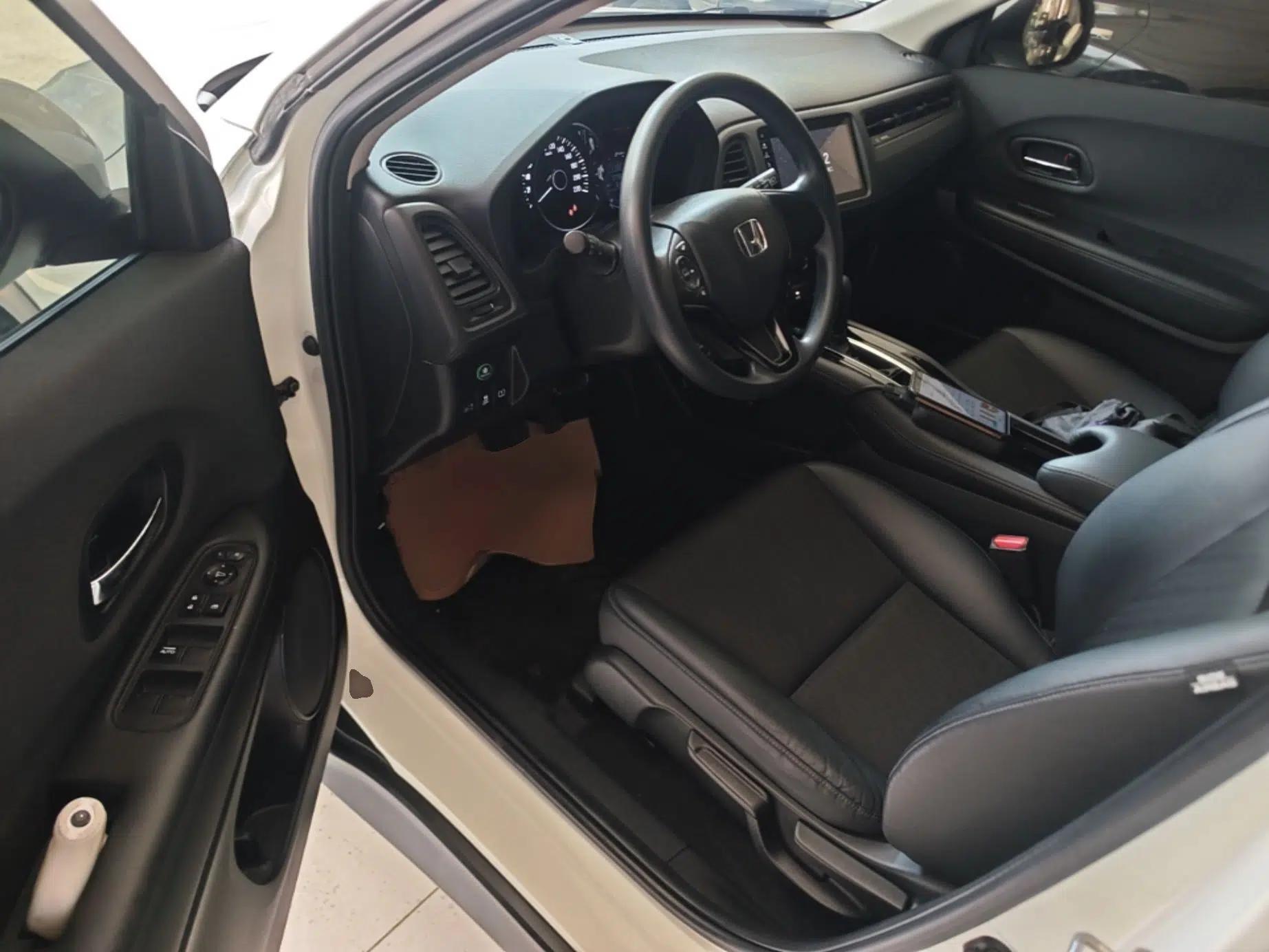 Honda Vezel 2020 1.5L CVT Pioneer Edition — миниатюра 18