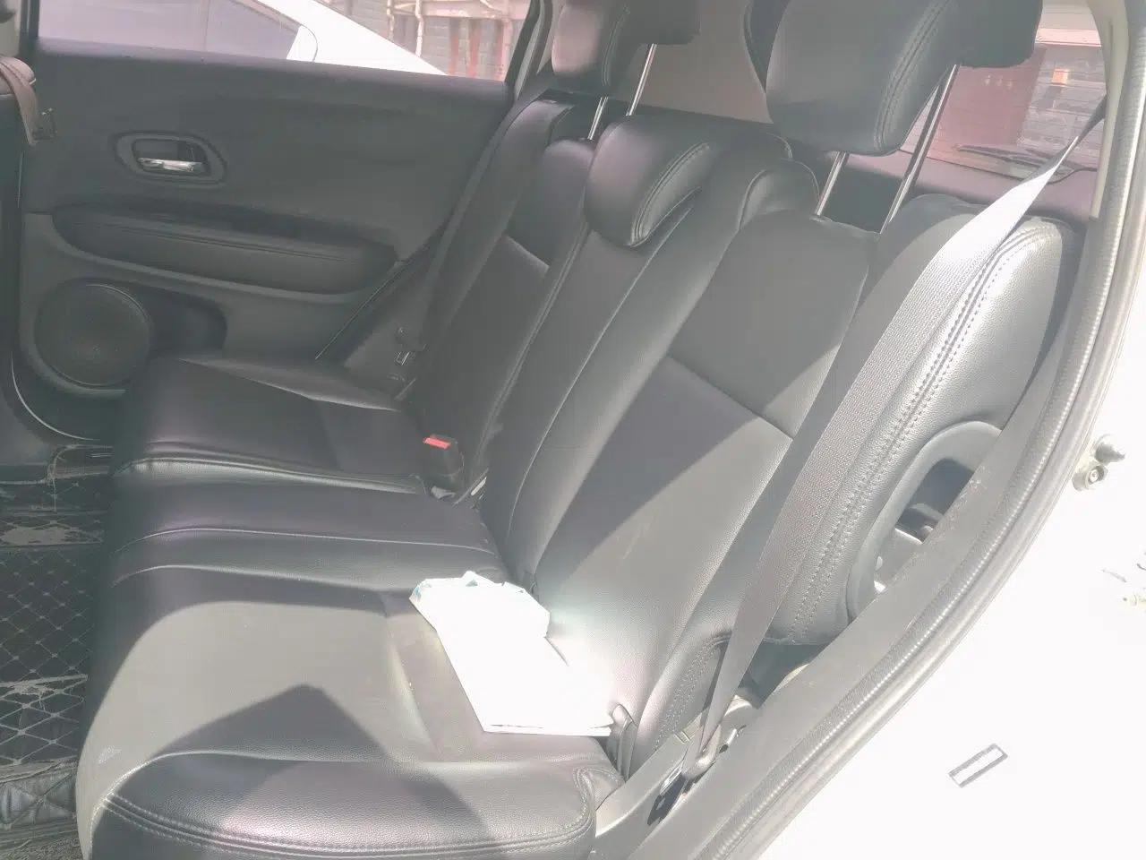 Honda Vezel 2017 1.5L CVT 2WD Comfort Model — миниатюра 20