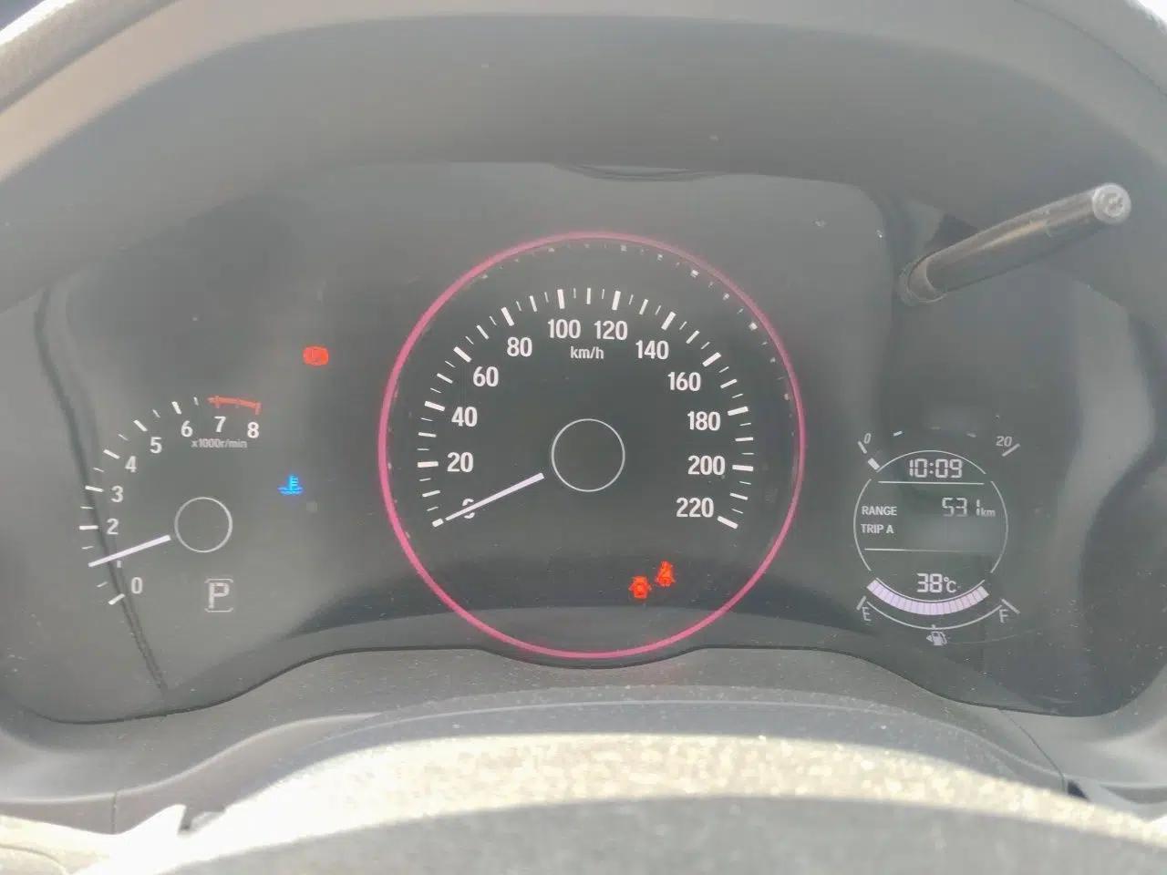 Honda Vezel 2017 1.5L CVT 2WD Comfort Model — миниатюра 10
