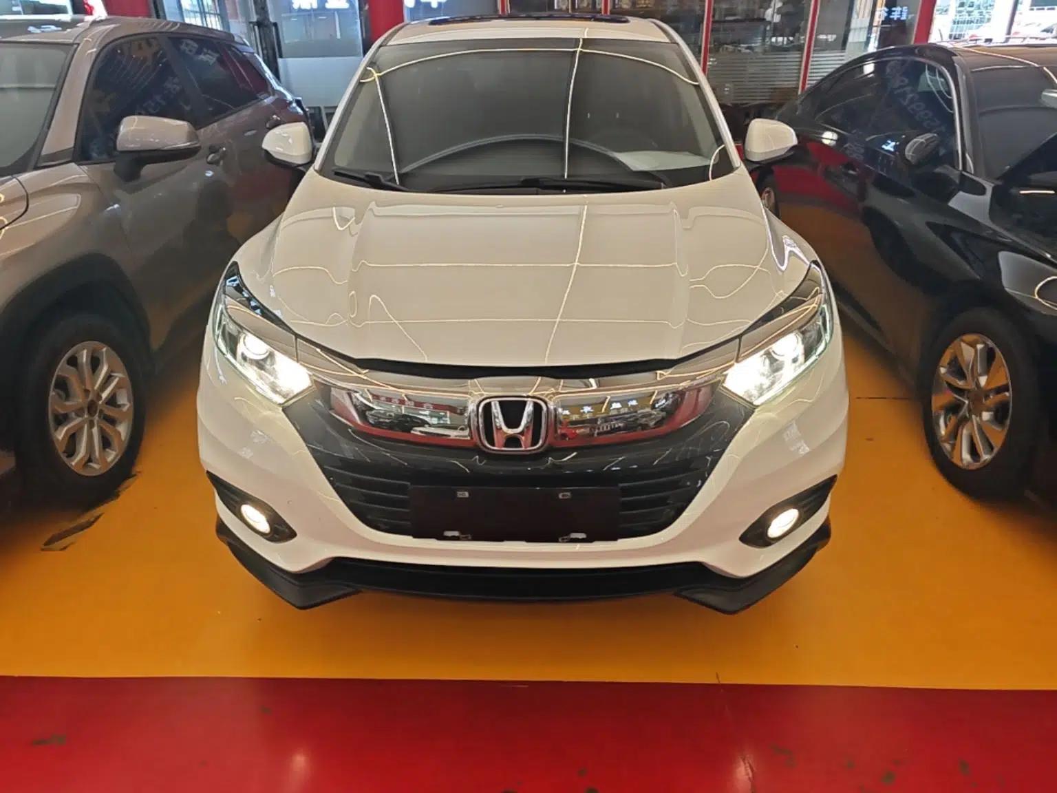 Honda Vezel 2020 1.5L CVT Pioneer Edition — миниатюра 2