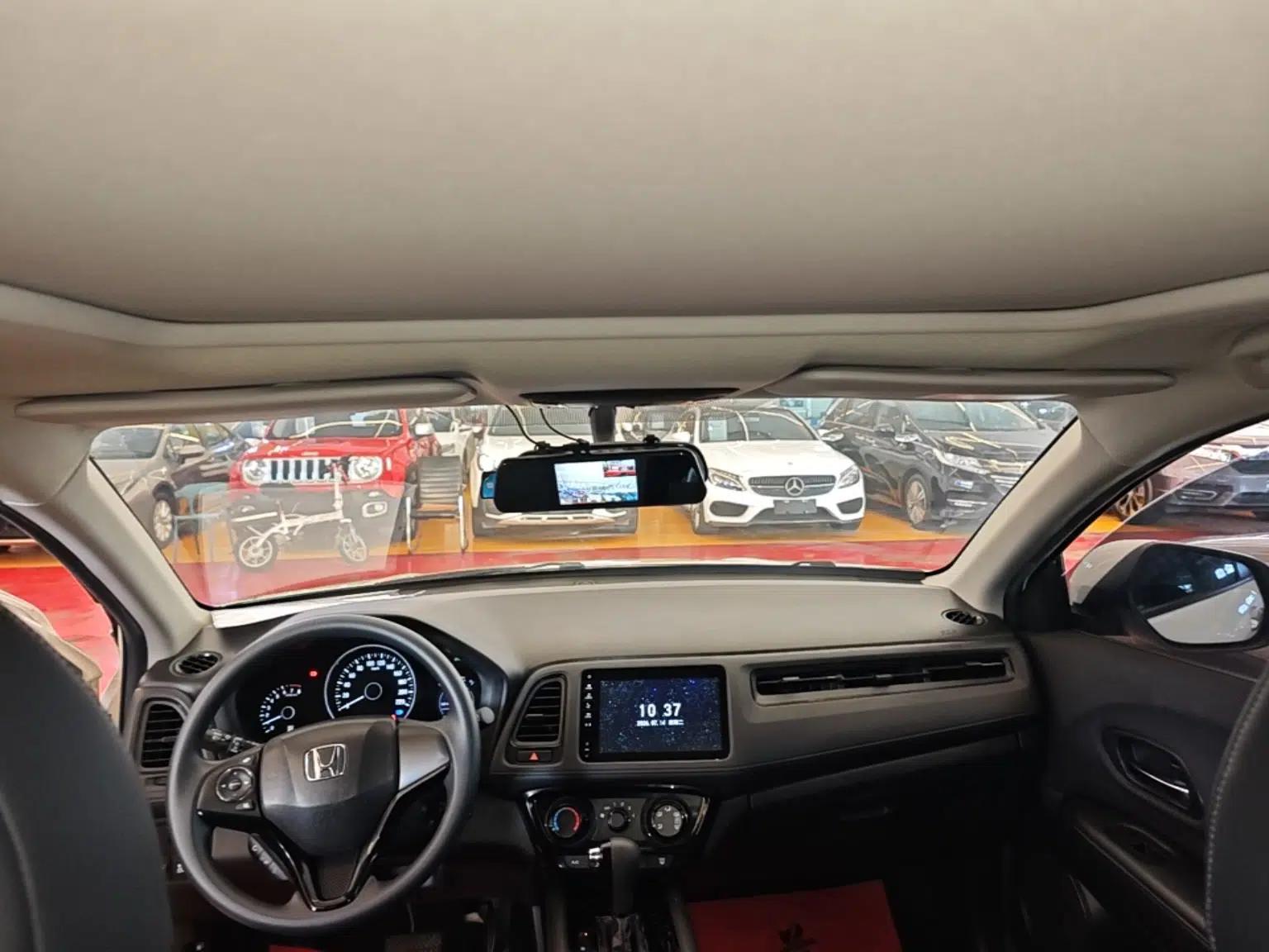 Honda Vezel 2020 1.5L CVT Pioneer Edition — миниатюра 26