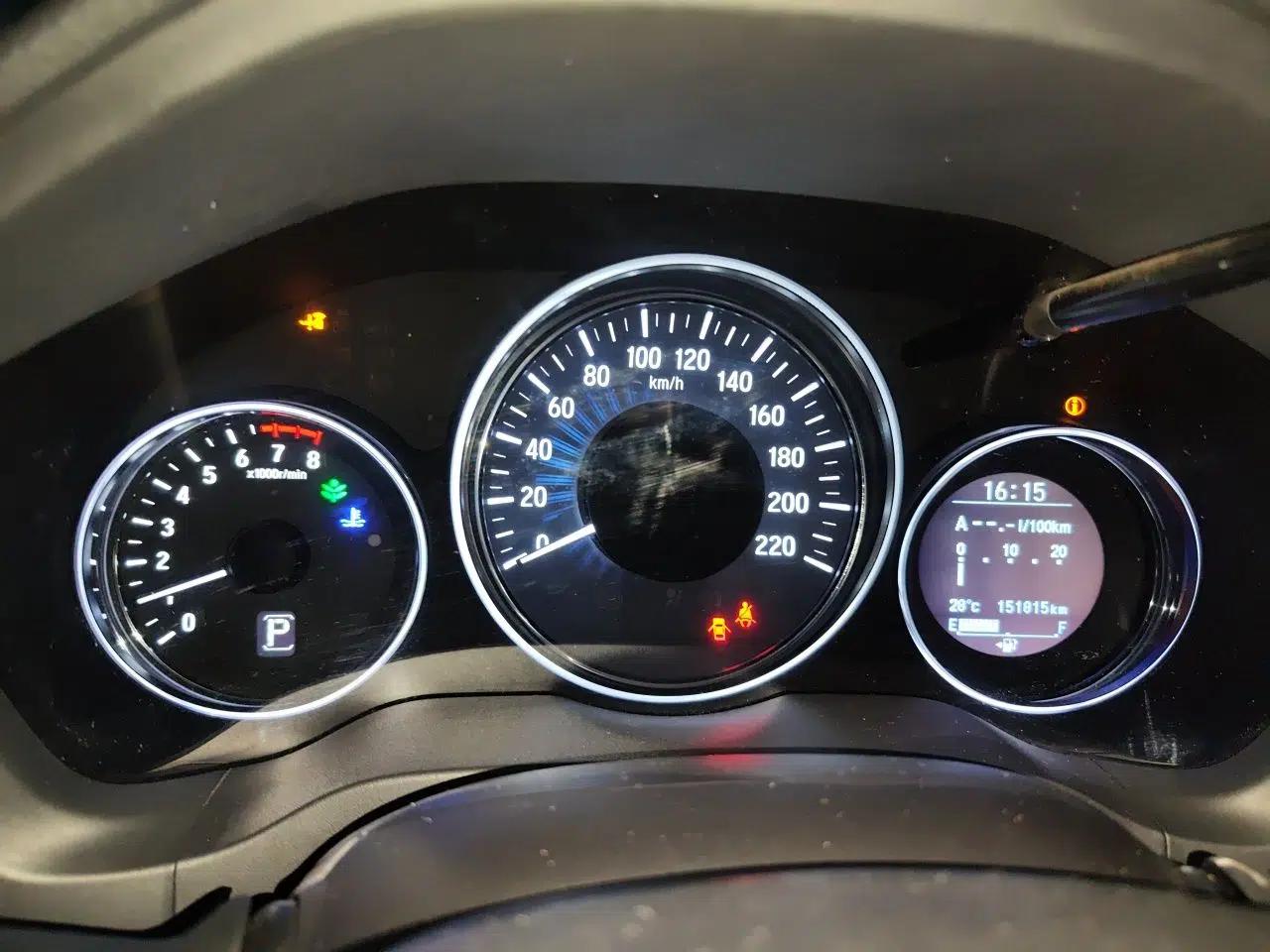 Honda Vezel 2015 1.8L CVT 2WD Luxury Model — миниатюра 11