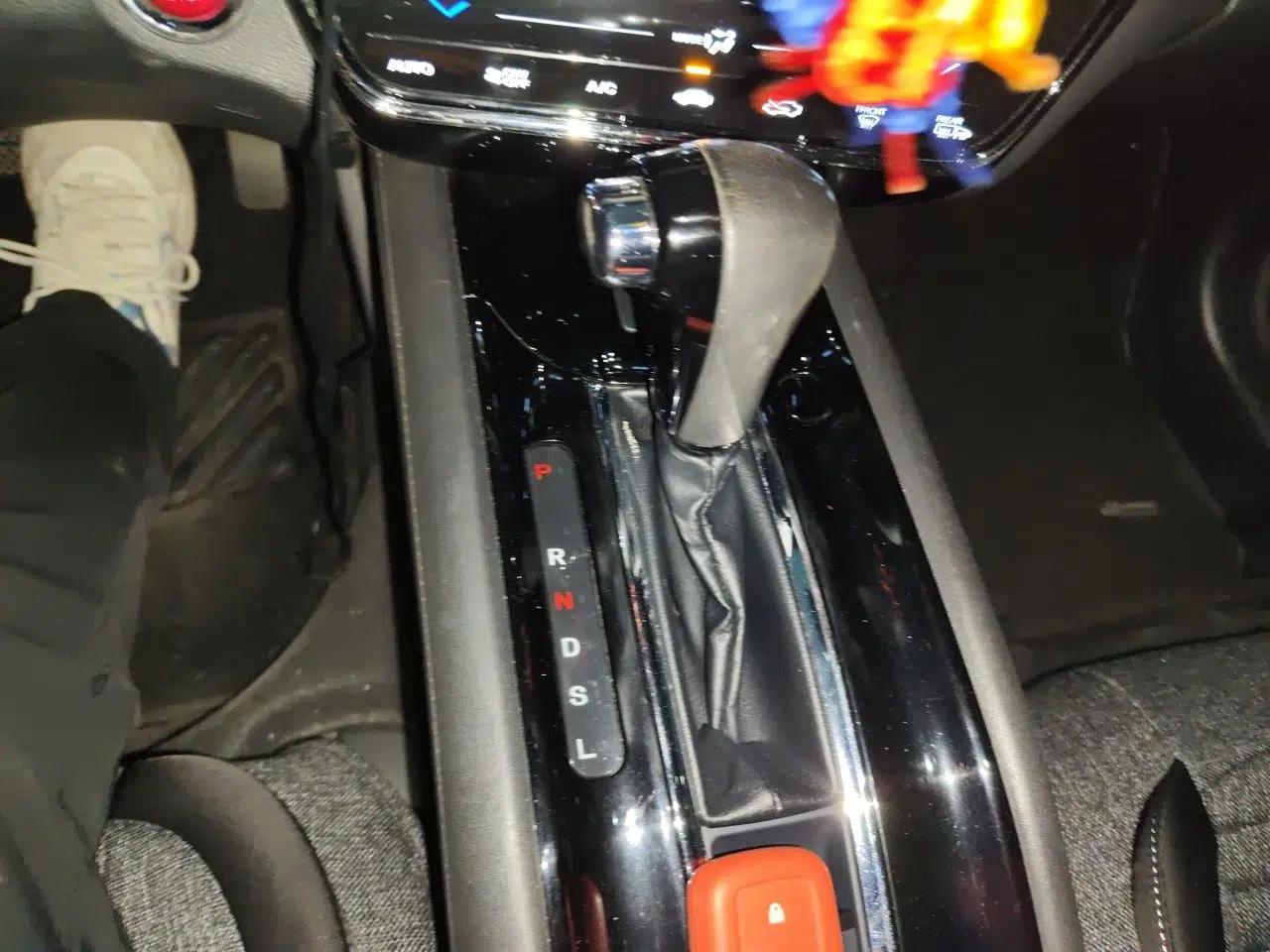 Honda Vezel 2015 1.8L CVT 2WD Luxury Model — миниатюра 14