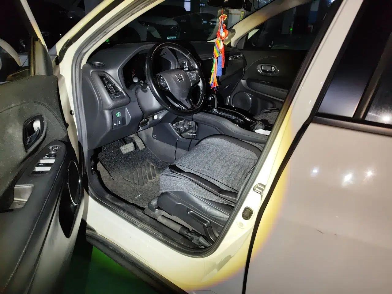 Honda Vezel 2015 1.8L CVT 2WD Luxury Model — миниатюра 16