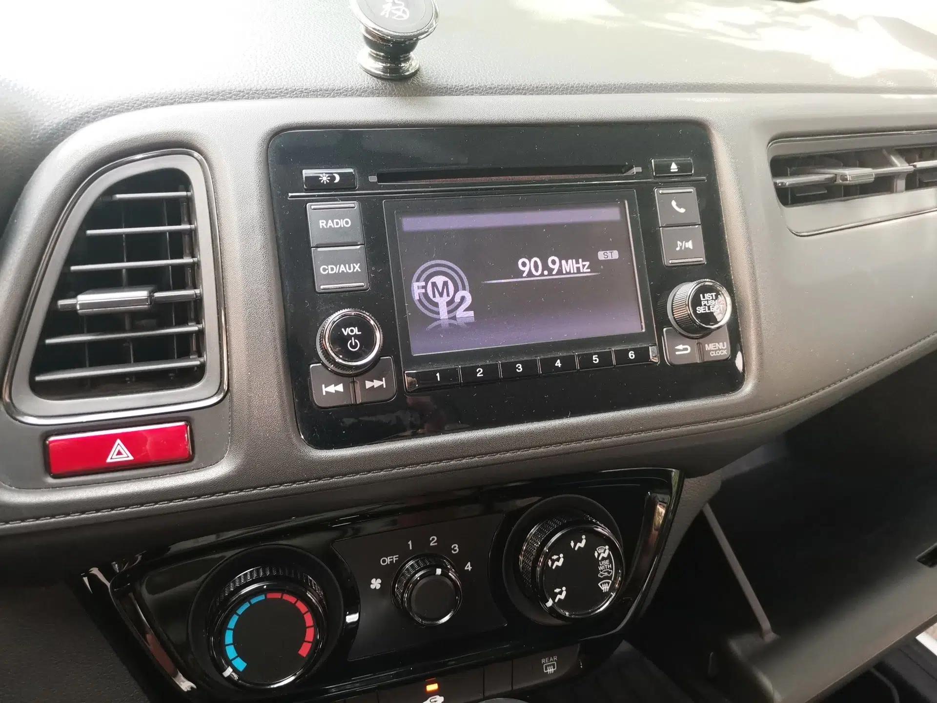 Honda Vezel 2015 1.5L CVT two-wheel drive Comfort trim — миниатюра 13