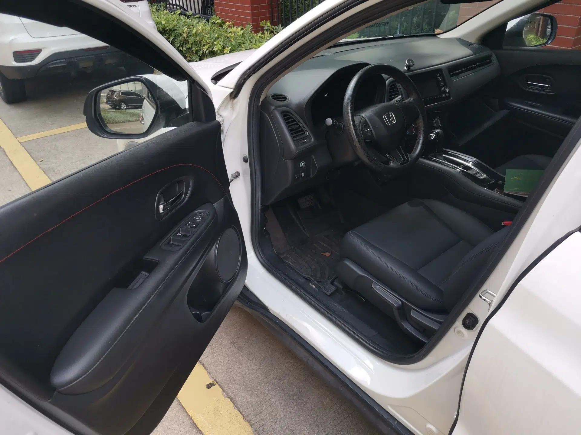 Honda Vezel 2015 1.5L CVT two-wheel drive Comfort trim — миниатюра 16
