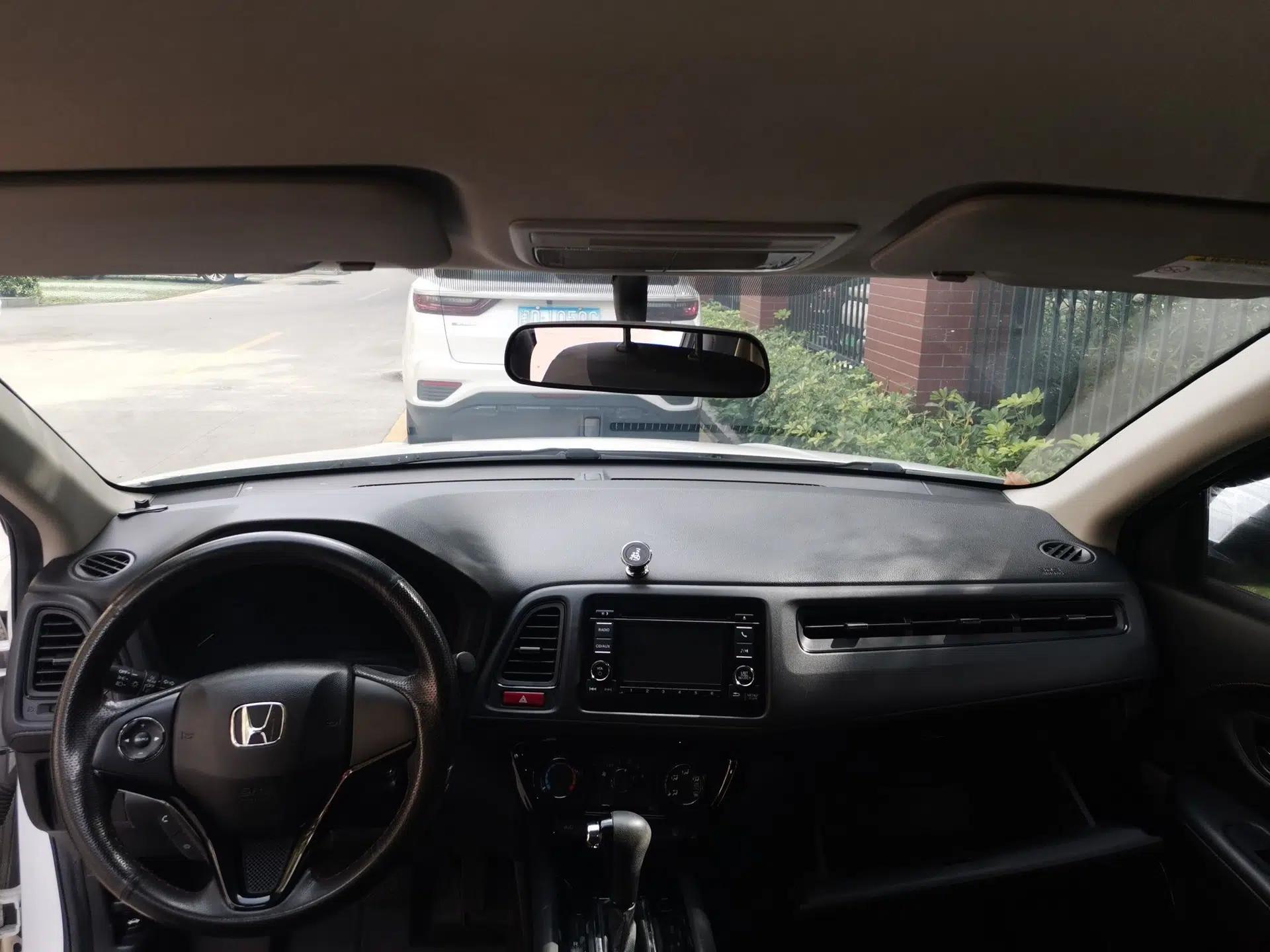 Honda Vezel 2015 1.5L CVT two-wheel drive Comfort trim — миниатюра 9