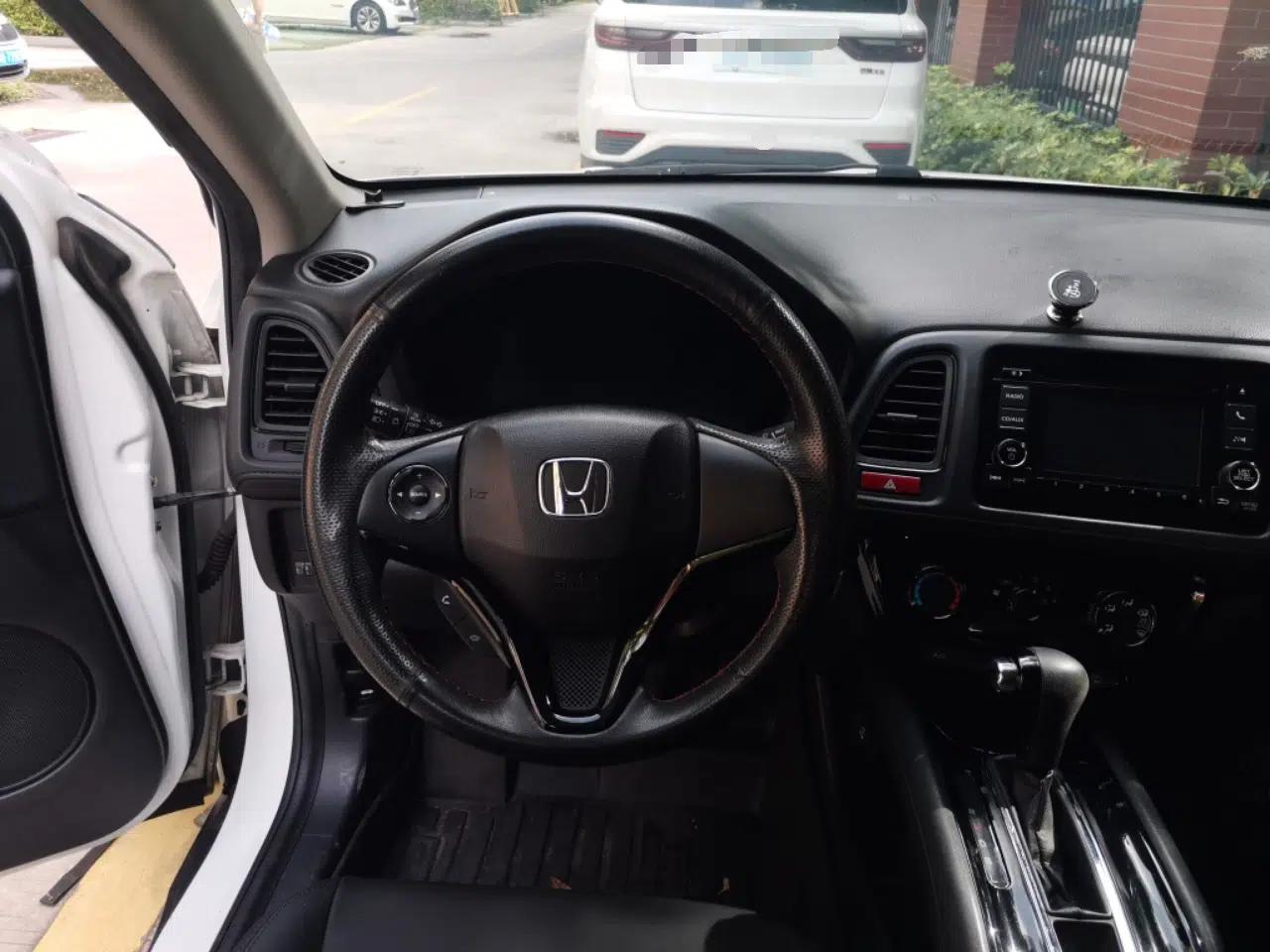 Honda Vezel 2015 1.5L CVT two-wheel drive Comfort trim — миниатюра 10
