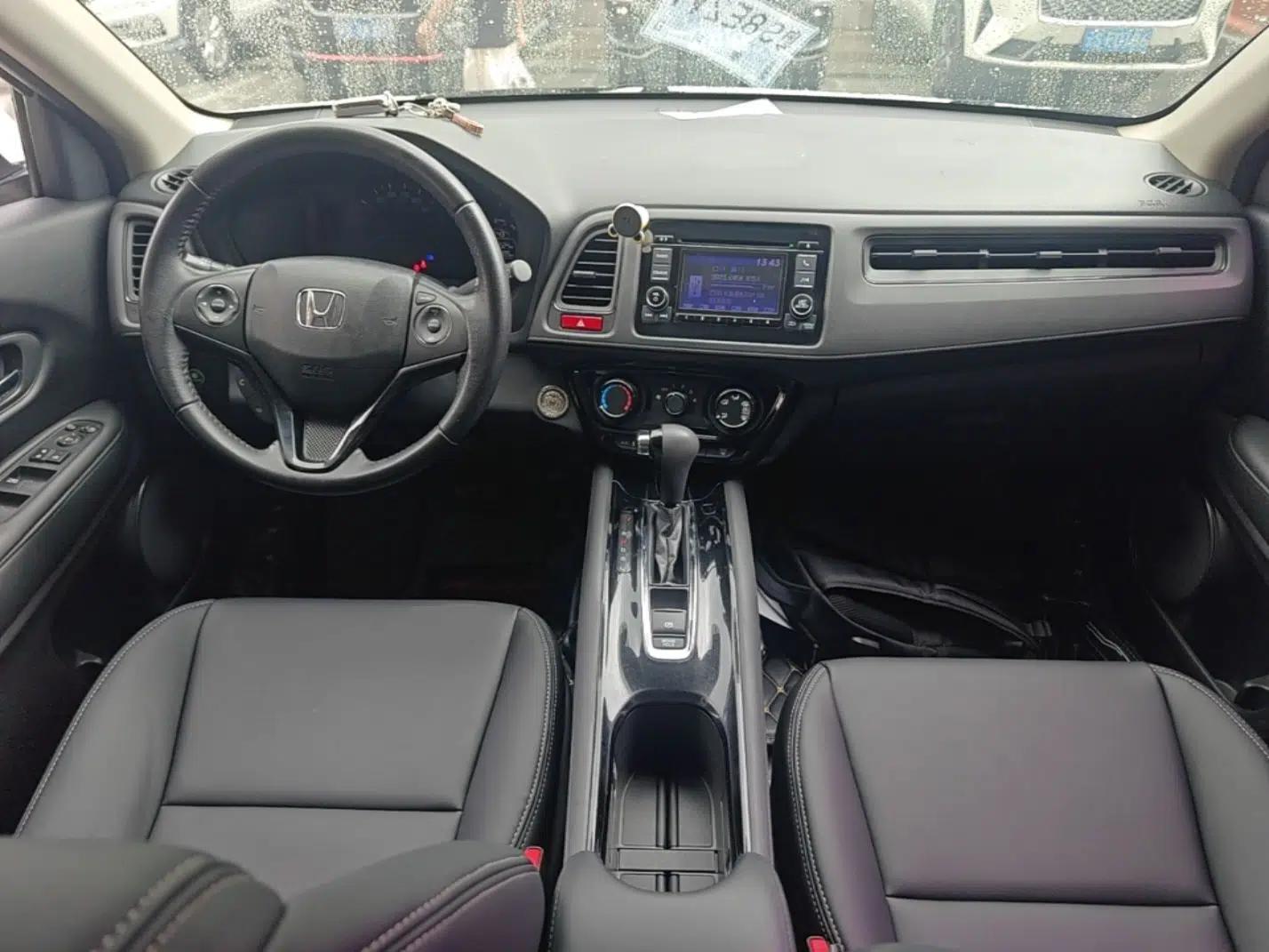 Honda Vezel 2017 1.5L CVT 2WD Comfort Model — миниатюра 12
