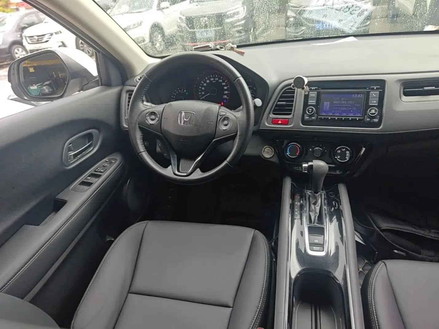 Honda Vezel 2017 1.5L CVT 2WD Comfort Model — миниатюра 13