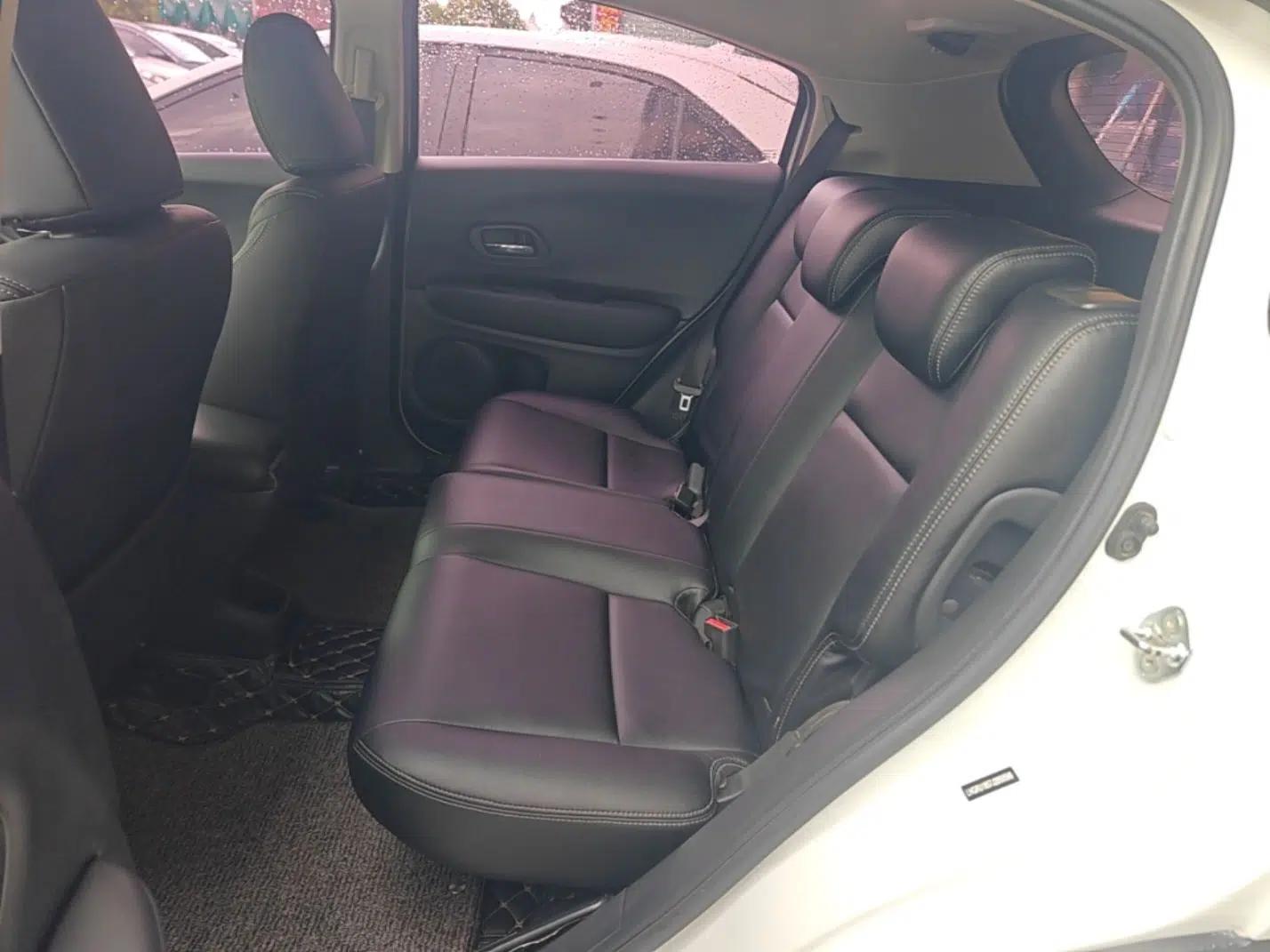 Honda Vezel 2017 1.5L CVT 2WD Comfort Model — миниатюра 20