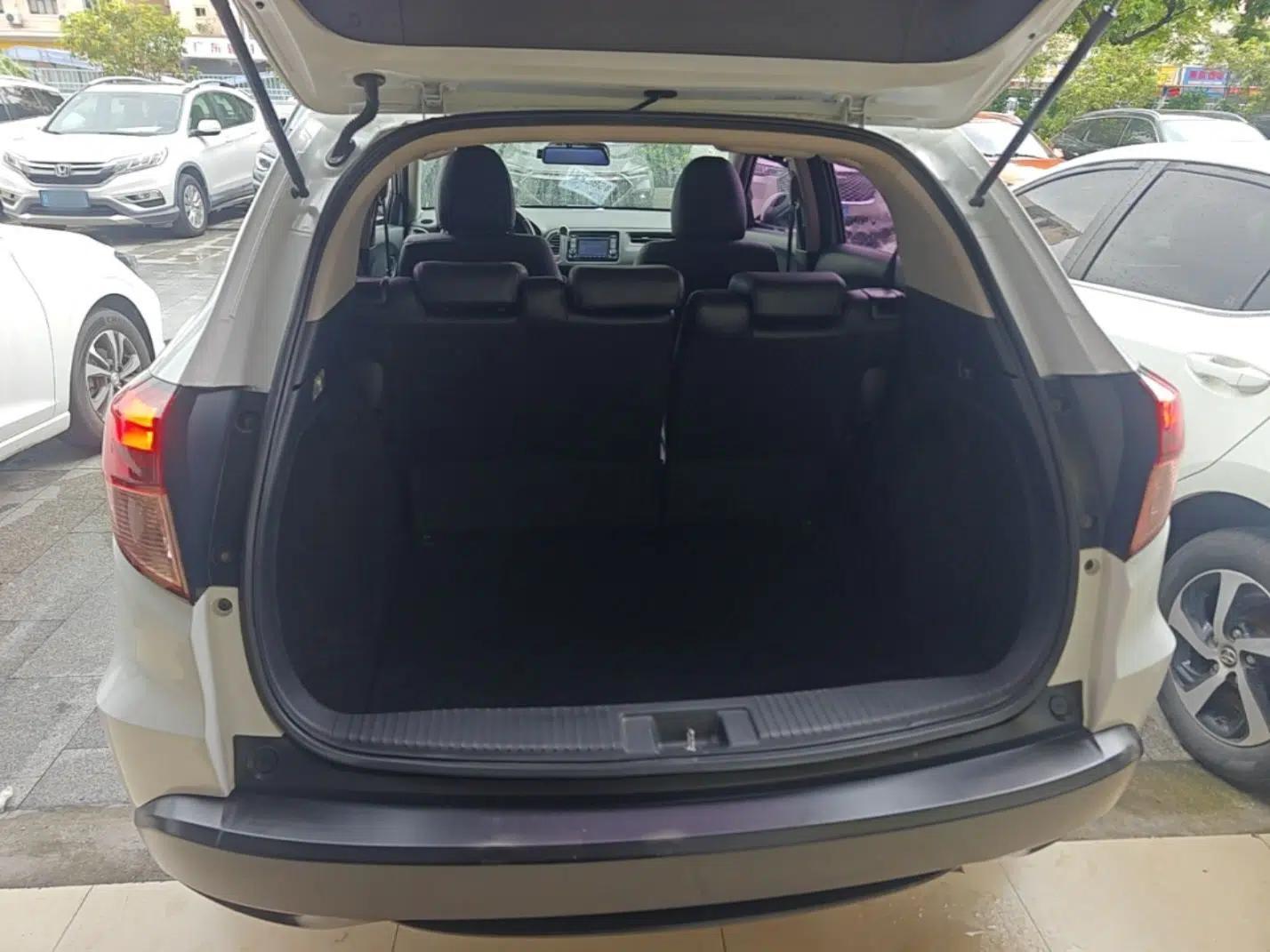 Honda Vezel 2017 1.5L CVT 2WD Comfort Model — миниатюра 22