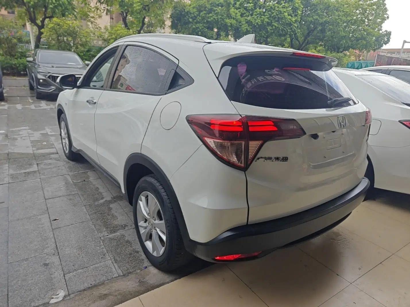 Honda Vezel 2017 1.5L CVT 2WD Comfort Model — миниатюра 4