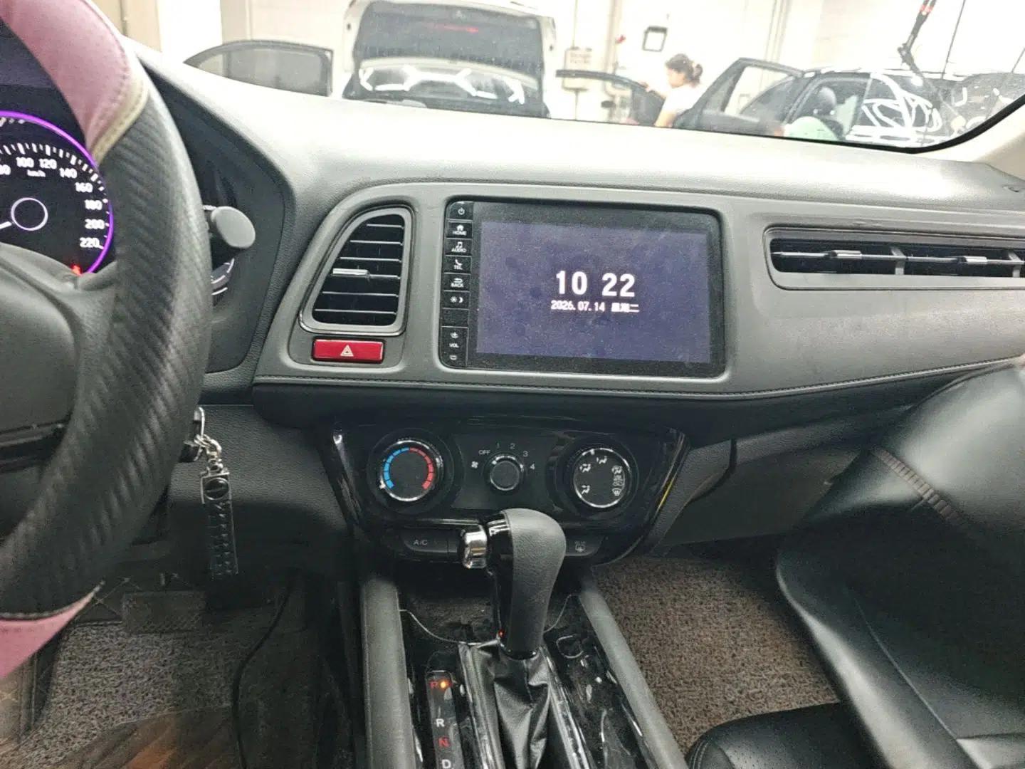 Honda Vezel 2017 1.5L CVT 2WD Comfort Model — миниатюра 15