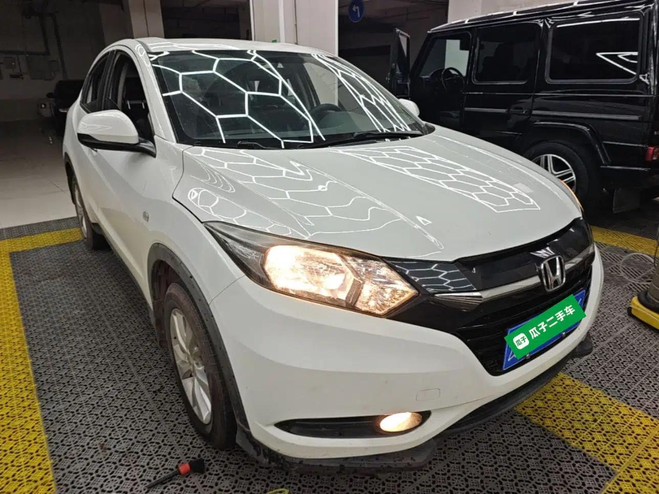 Honda Vezel 2017 1.5L CVT 2WD Comfort Model — миниатюра 3
