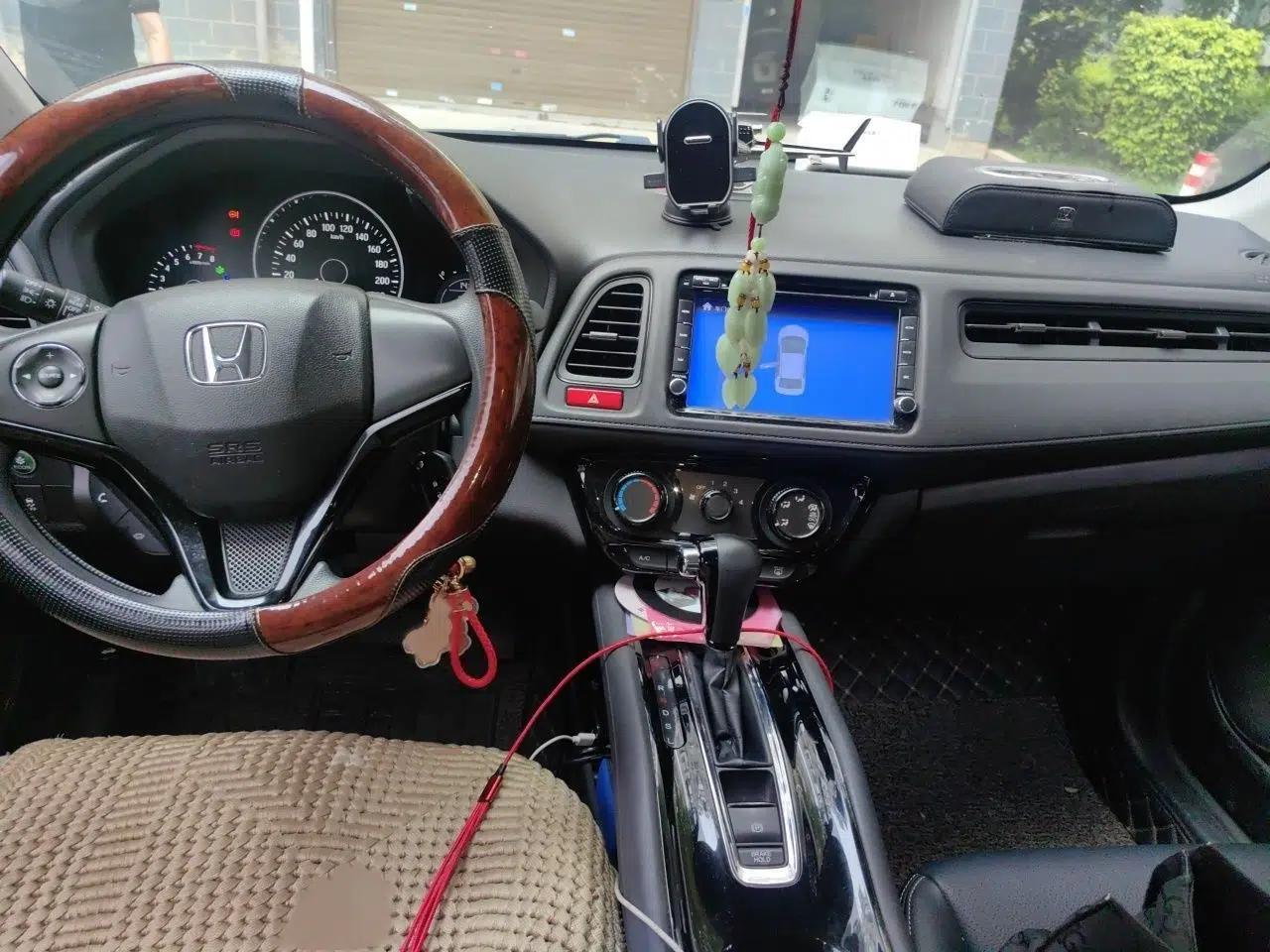 Honda Vezel 2015 1.5L CVT two-wheel drive Comfort trim — миниатюра 18