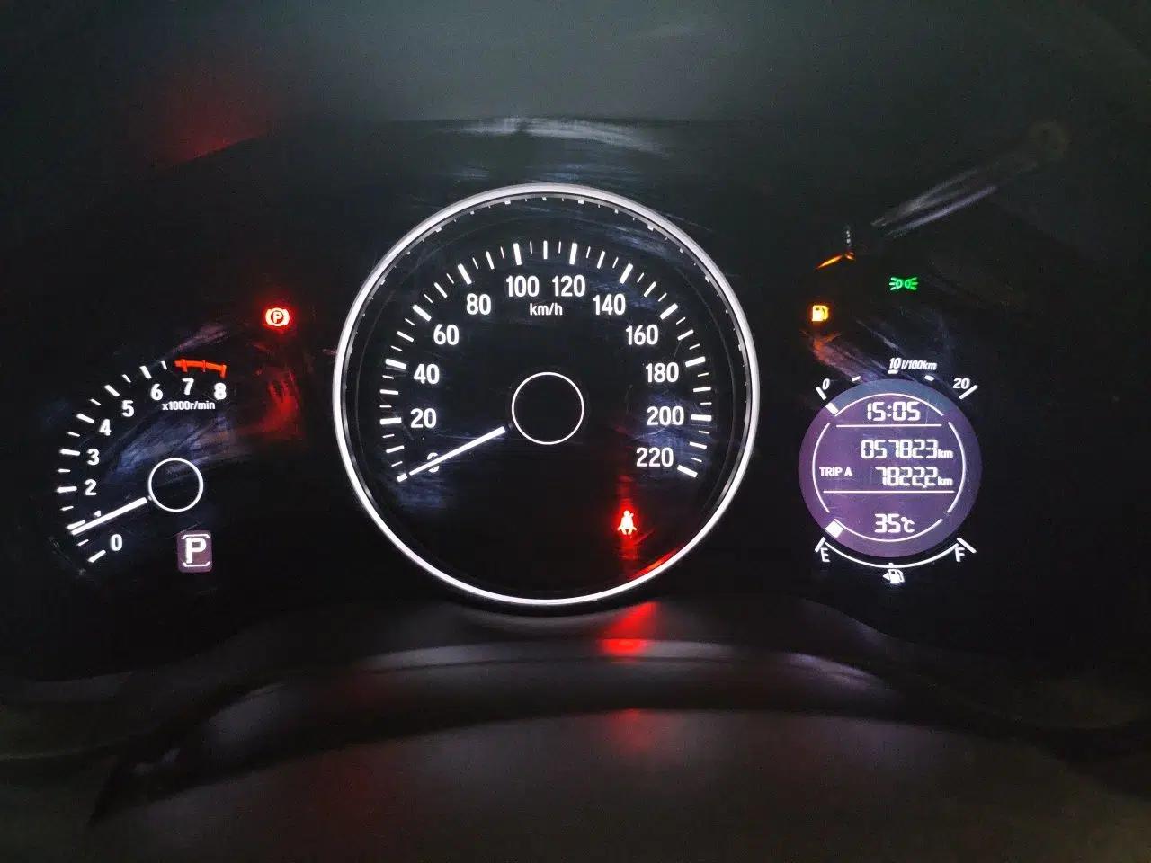 Honda Vezel 2020 1.5L CVT Pioneer Edition — миниатюра 11