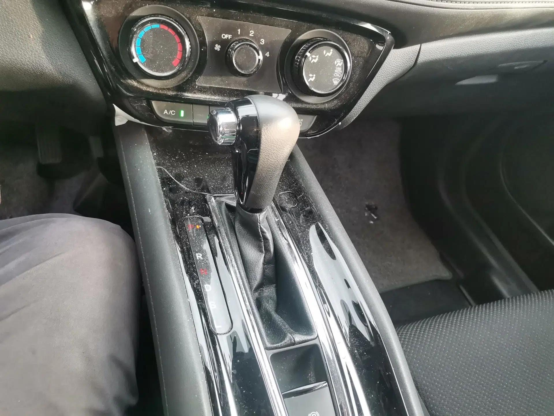 Honda Vezel 2017 1.5L CVT 2WD Comfort Model — миниатюра 14