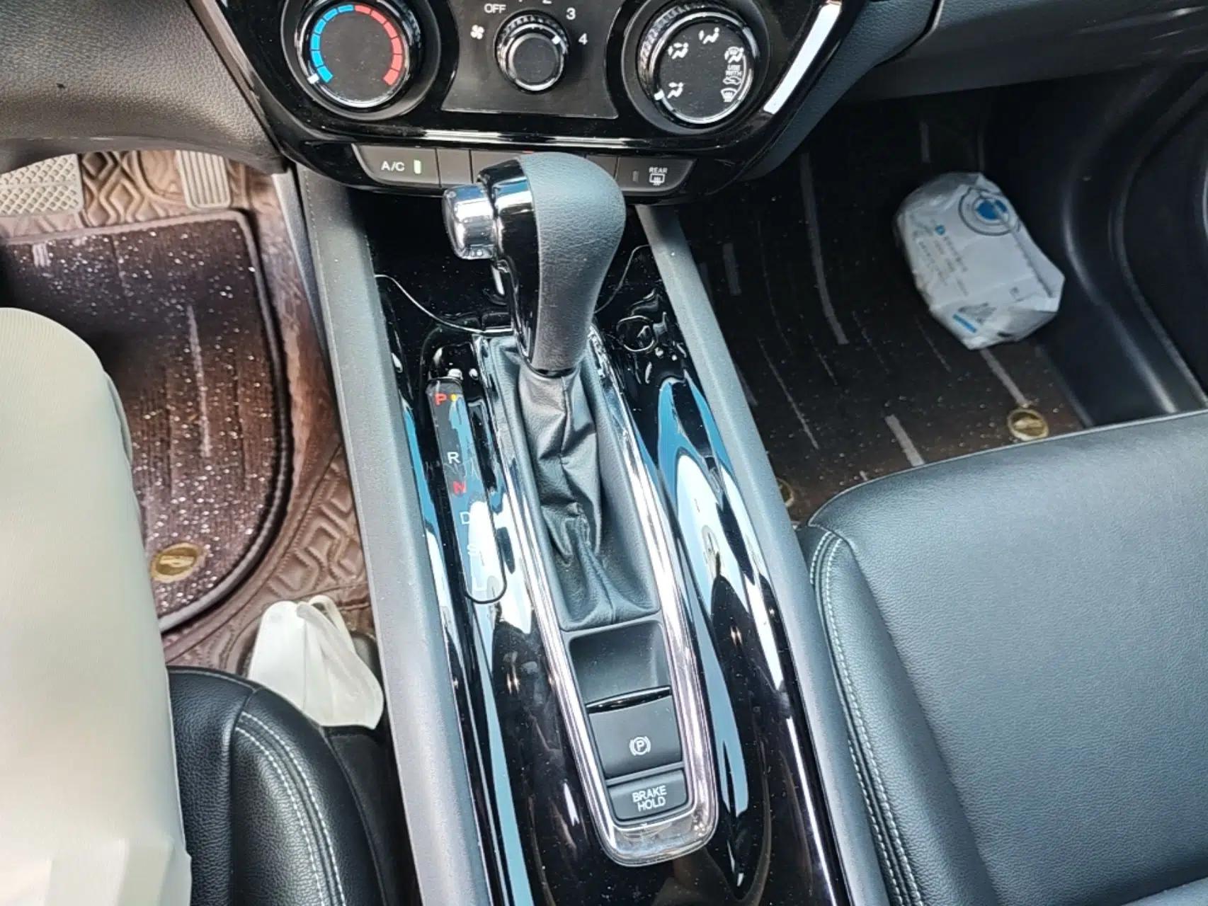 Honda Vezel 2020 1.5L CVT Elite Edition — миниатюра 16