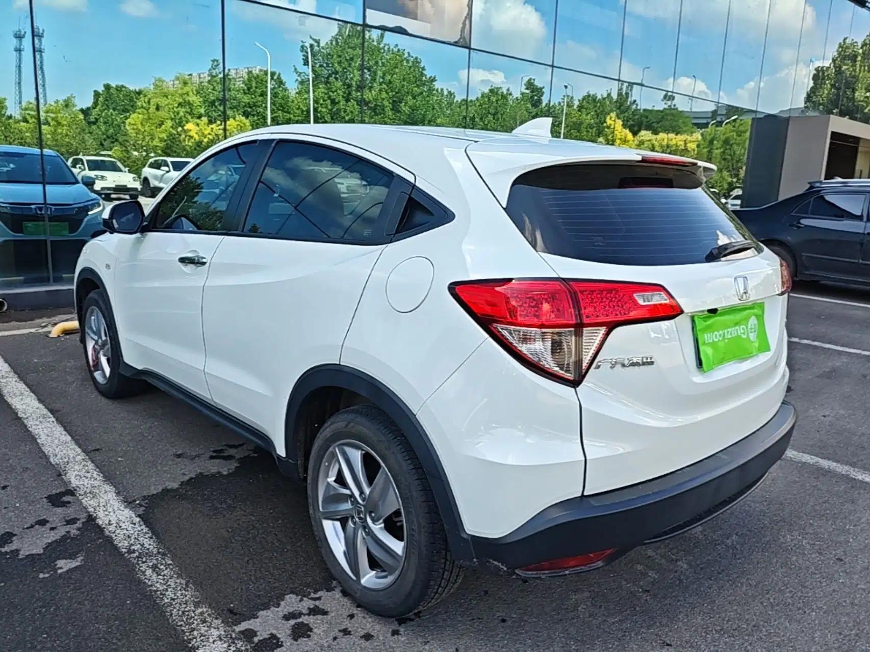 Honda Vezel 2020 1.5L CVT Elite Edition — миниатюра 4