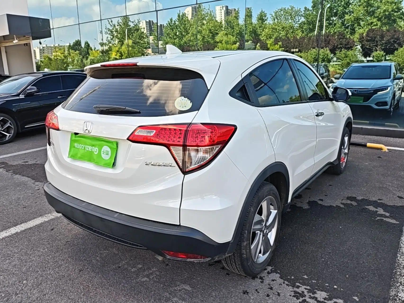 Honda Vezel 2020 1.5L CVT Elite Edition — миниатюра 6