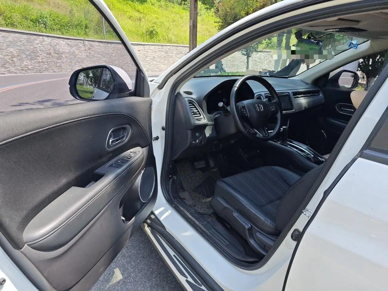 Honda Vezel 2015 1.8L CVT 2WD Luxury Model — миниатюра 16