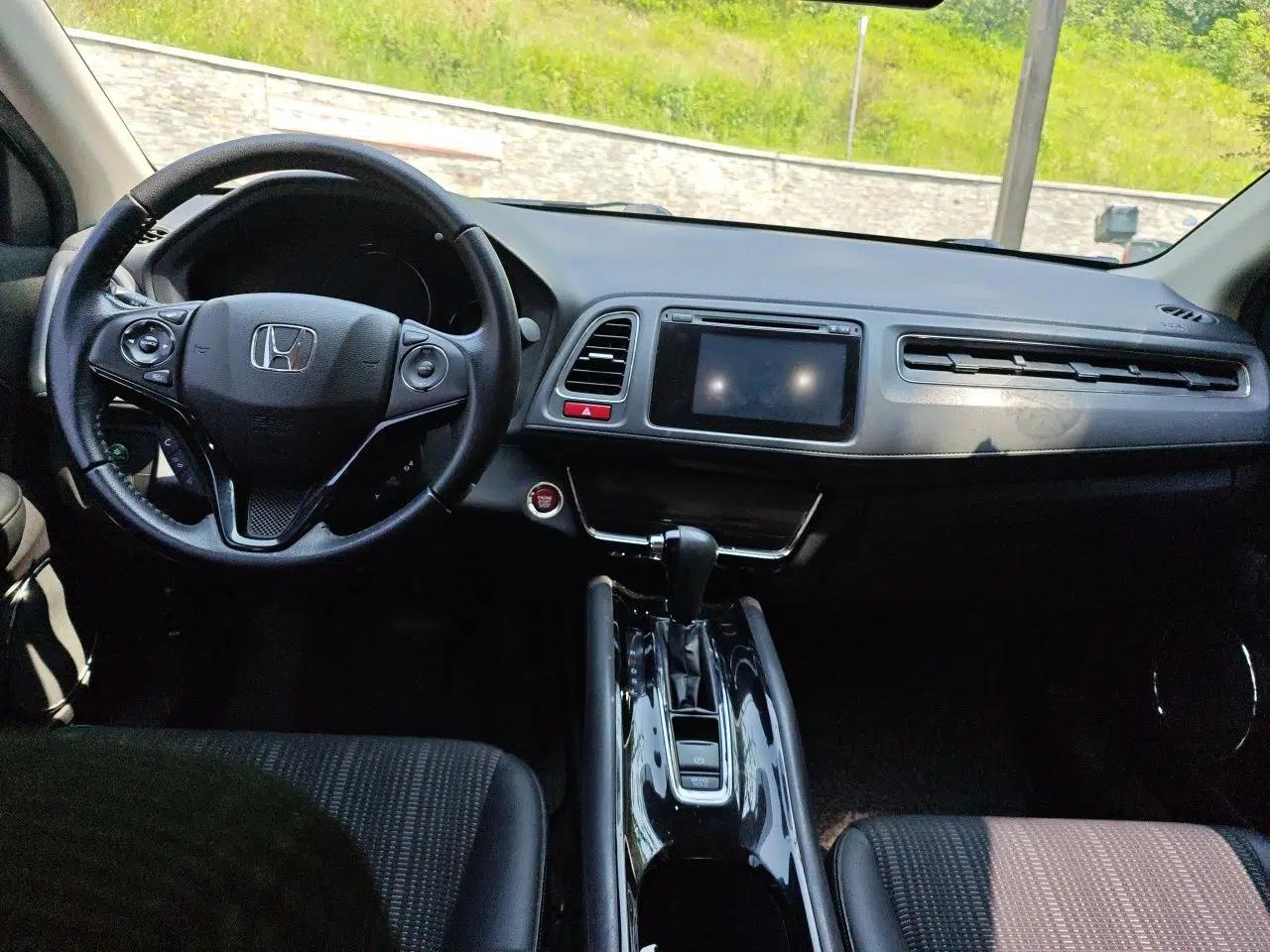 Honda Vezel 2015 1.8L CVT 2WD Luxury Model — миниатюра 9