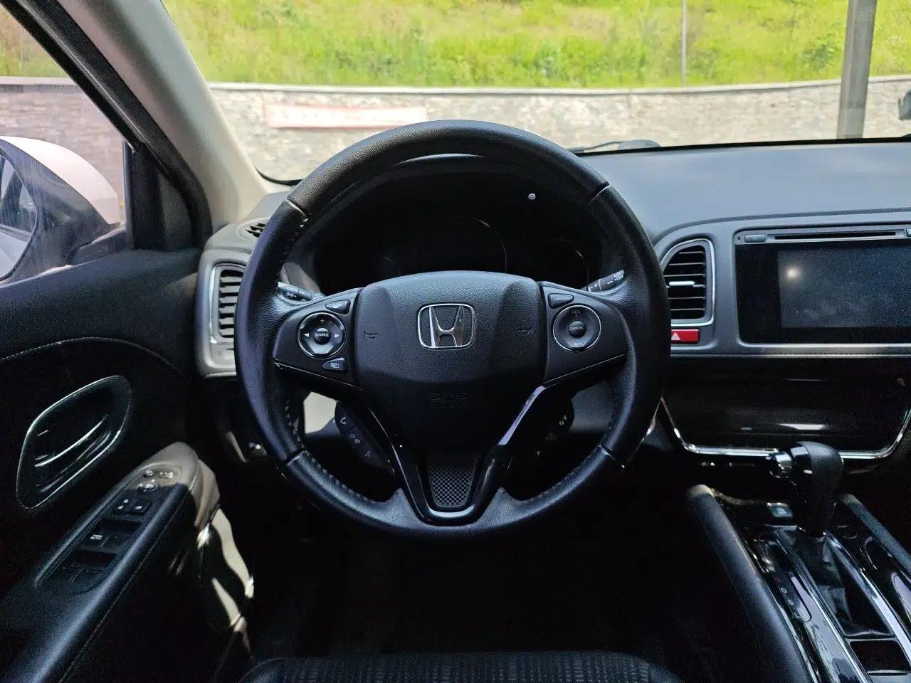 Honda Vezel 2015 1.8L CVT 2WD Luxury Model — миниатюра 10