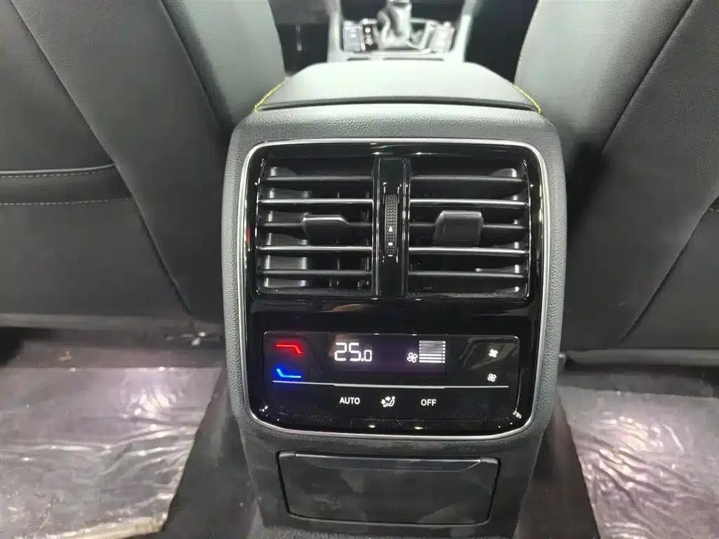 FAW-Volkswagen CC 2024 380TSI Striking Edition — миниатюра 14
