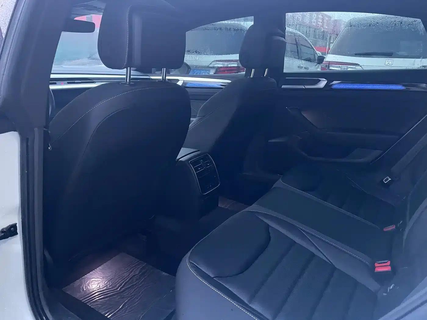 FAW-Volkswagen CC 2024 380TSI Striking Edition — миниатюра 10