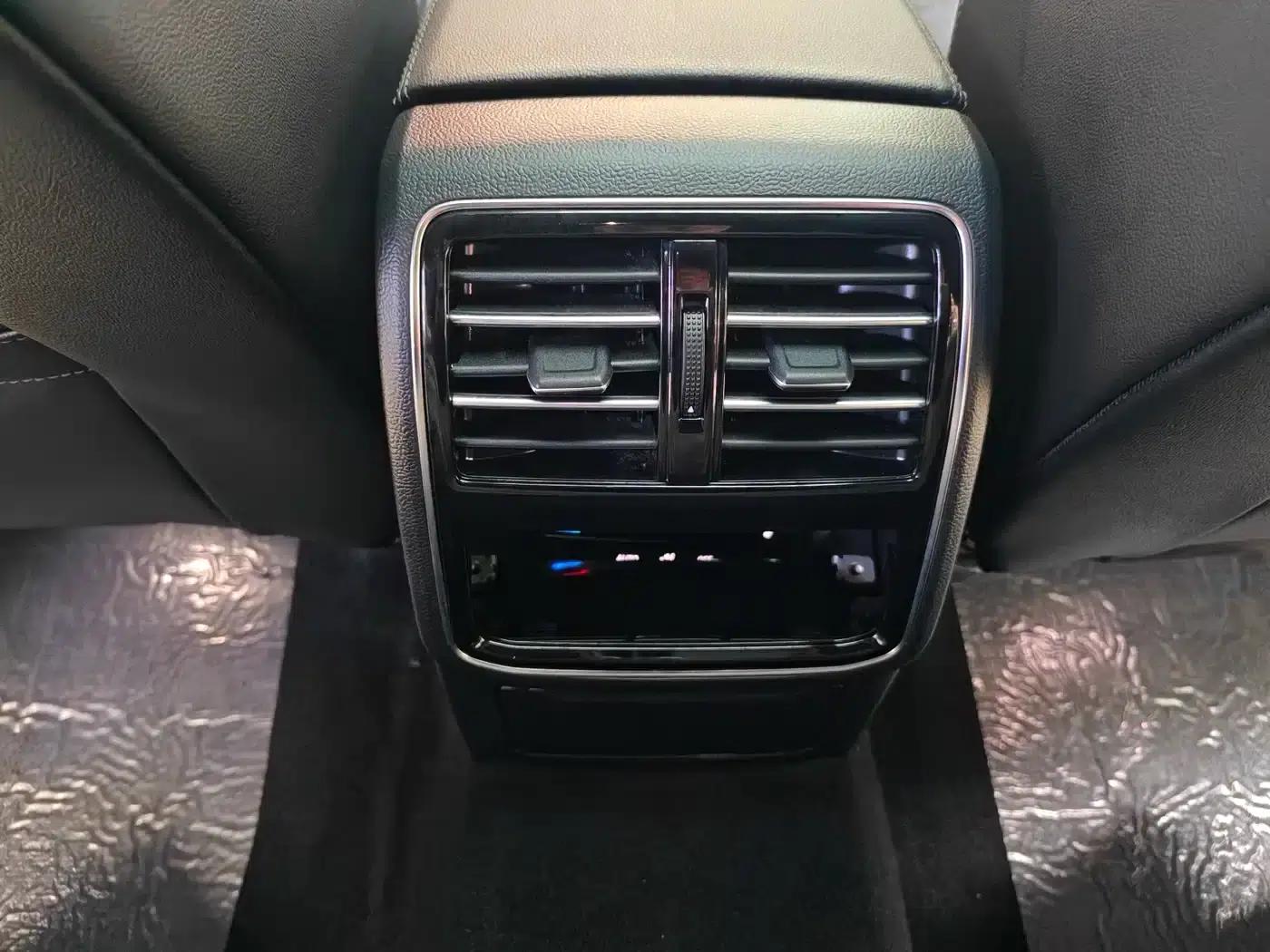 FAW-Volkswagen CC 2020 330TSI Huayan Edition (National VI Emission Standard) — миниатюра 17