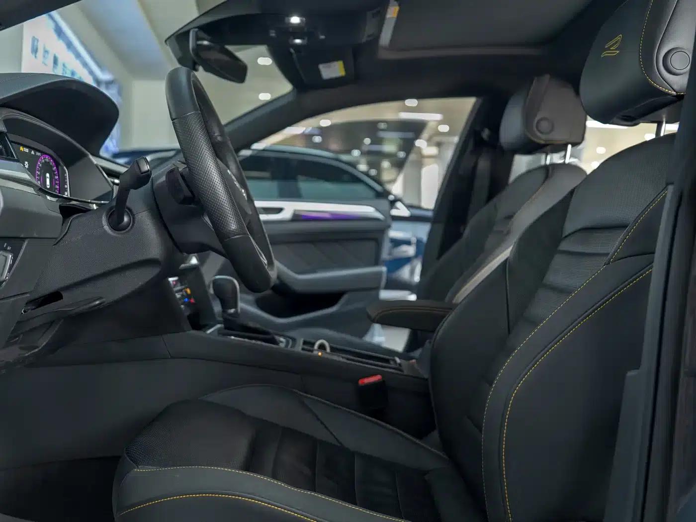 FAW-Volkswagen CC 2025 380TSI Striking Popular Edition — миниатюра 11