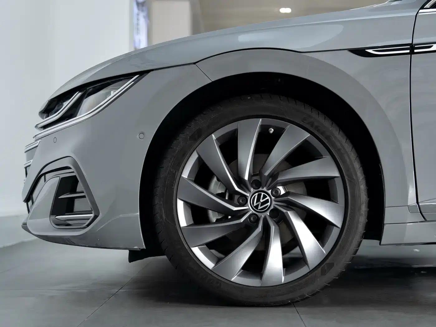 FAW-Volkswagen CC 2025 380TSI Striking Popular Edition — миниатюра 8