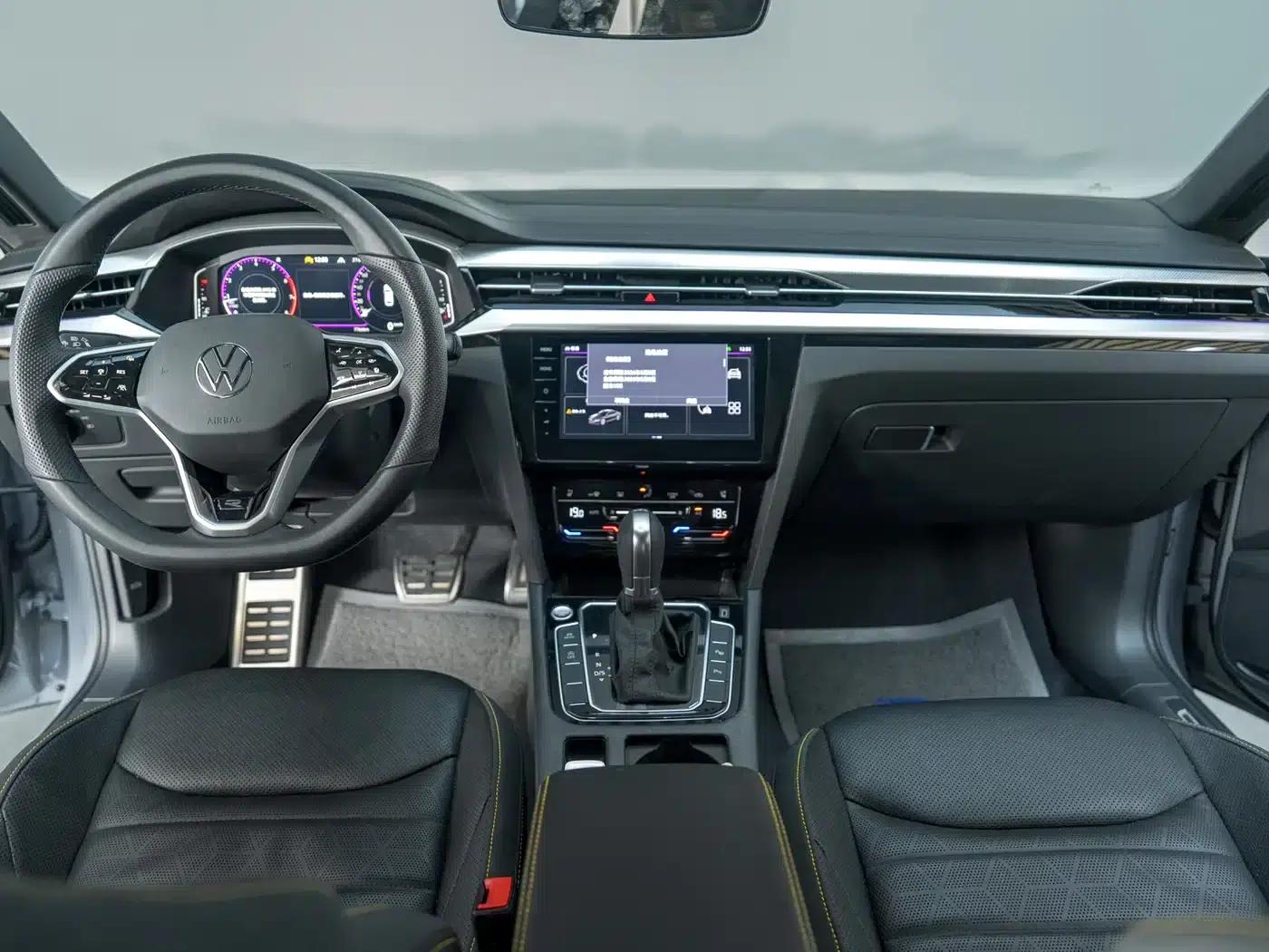 FAW-Volkswagen CC 2025 380TSI Striking Popular Edition — миниатюра 10