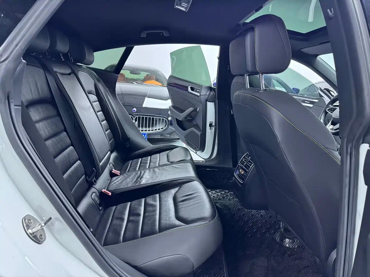 FAW-Volkswagen CC 2021 380TSI Striking Edition — миниатюра 13