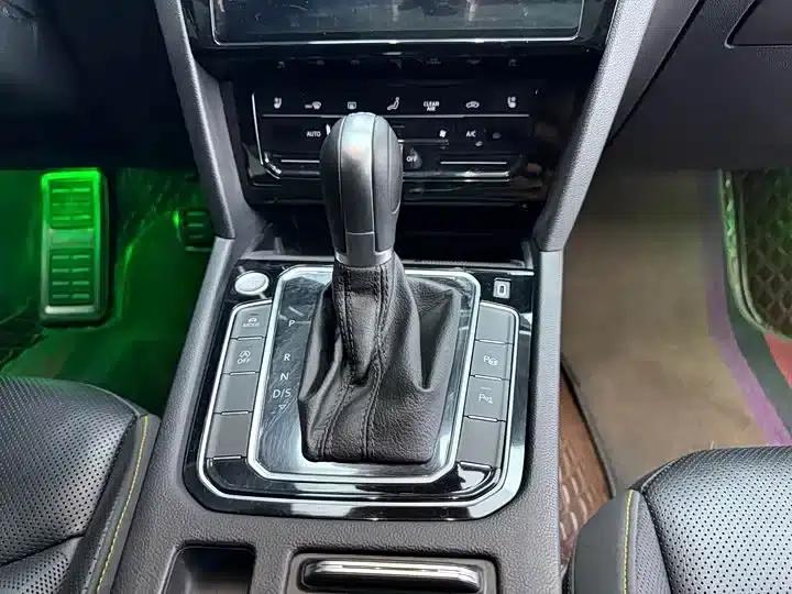 FAW-Volkswagen CC 2023 380TSI Striking Edition — миниатюра 14