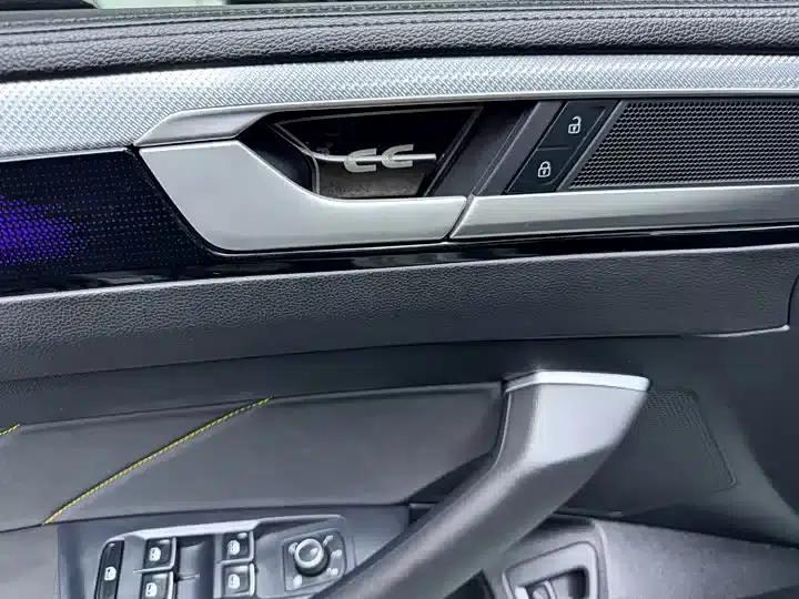 FAW-Volkswagen CC 2023 380TSI Striking Edition — миниатюра 5