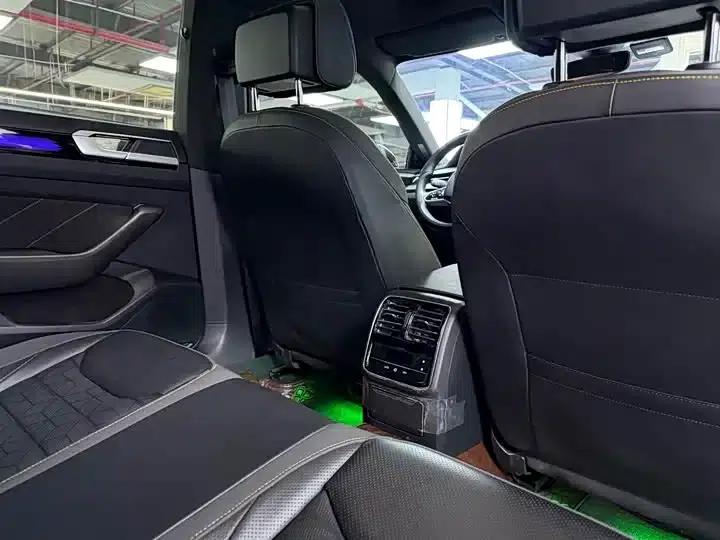 FAW-Volkswagen CC 2023 380TSI Striking Edition — миниатюра 10