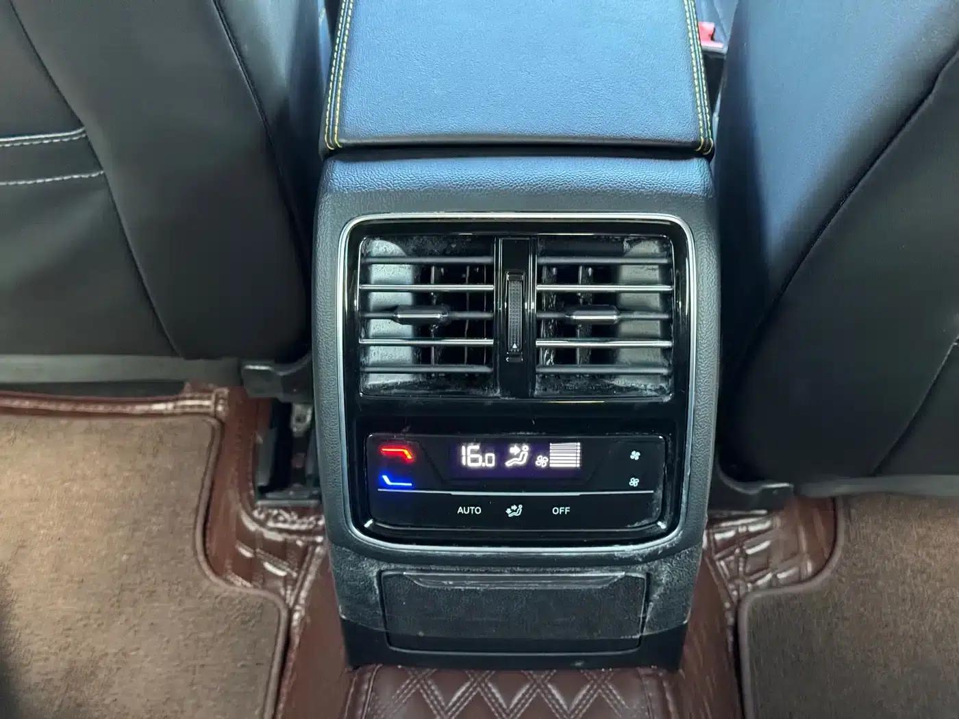 FAW-Volkswagen CC 2023 380TSI Striking Edition — миниатюра 15