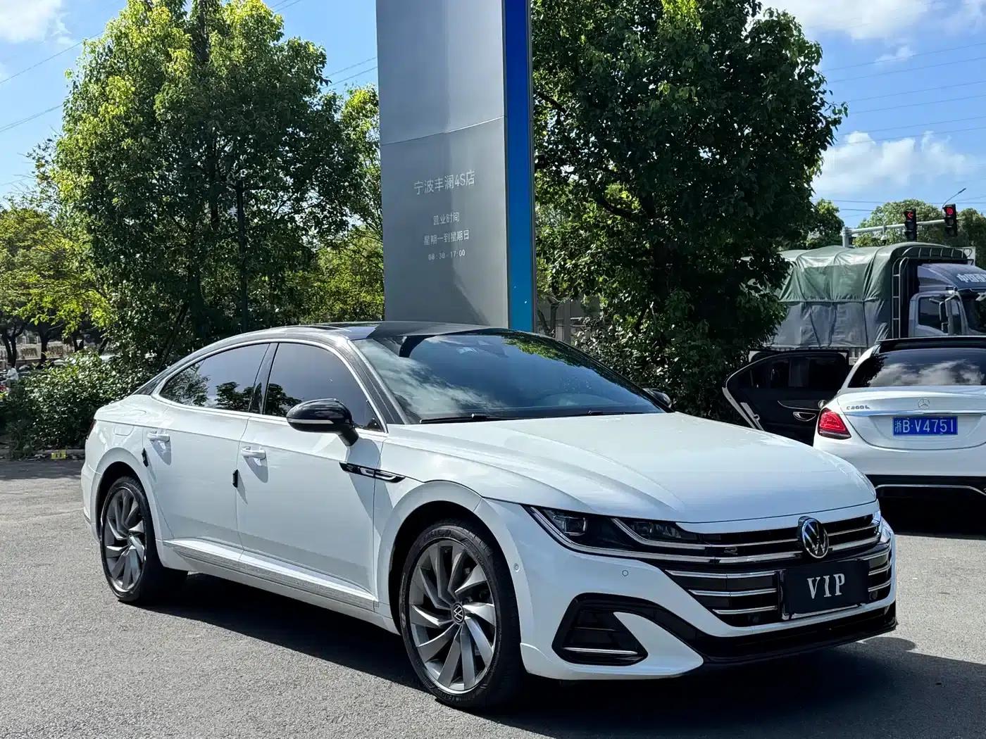 FAW-Volkswagen CC 2023 380TSI Striking Edition — миниатюра 3