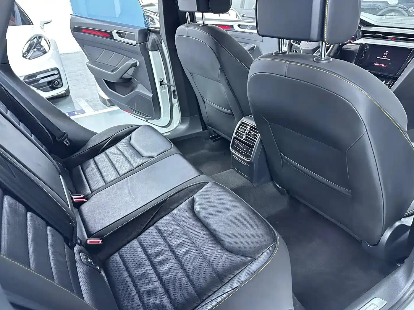 FAW-Volkswagen CC 2023 380TSI Striking Edition — миниатюра 14
