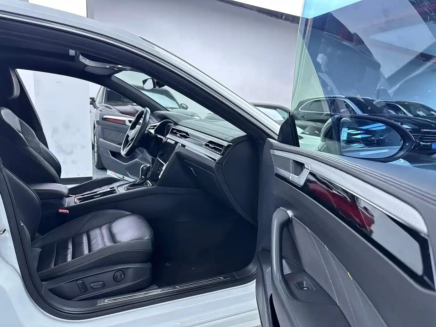 FAW-Volkswagen CC 2023 380TSI Striking Edition — миниатюра 15