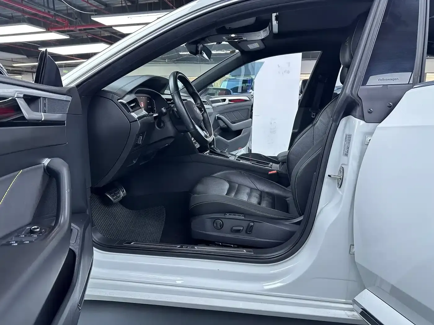 FAW-Volkswagen CC 2023 380TSI Striking Edition — миниатюра 4