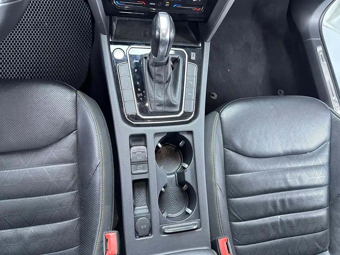 FAW-Volkswagen CC 2023 380TSI Striking Edition — миниатюра 10