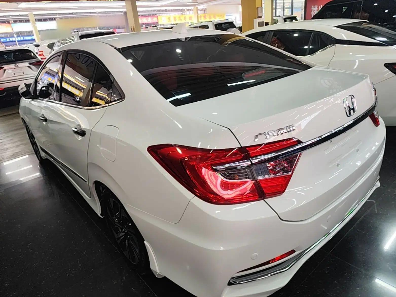 Honda Crider 2016 1.8L CVT Luxury Edition — миниатюра 4