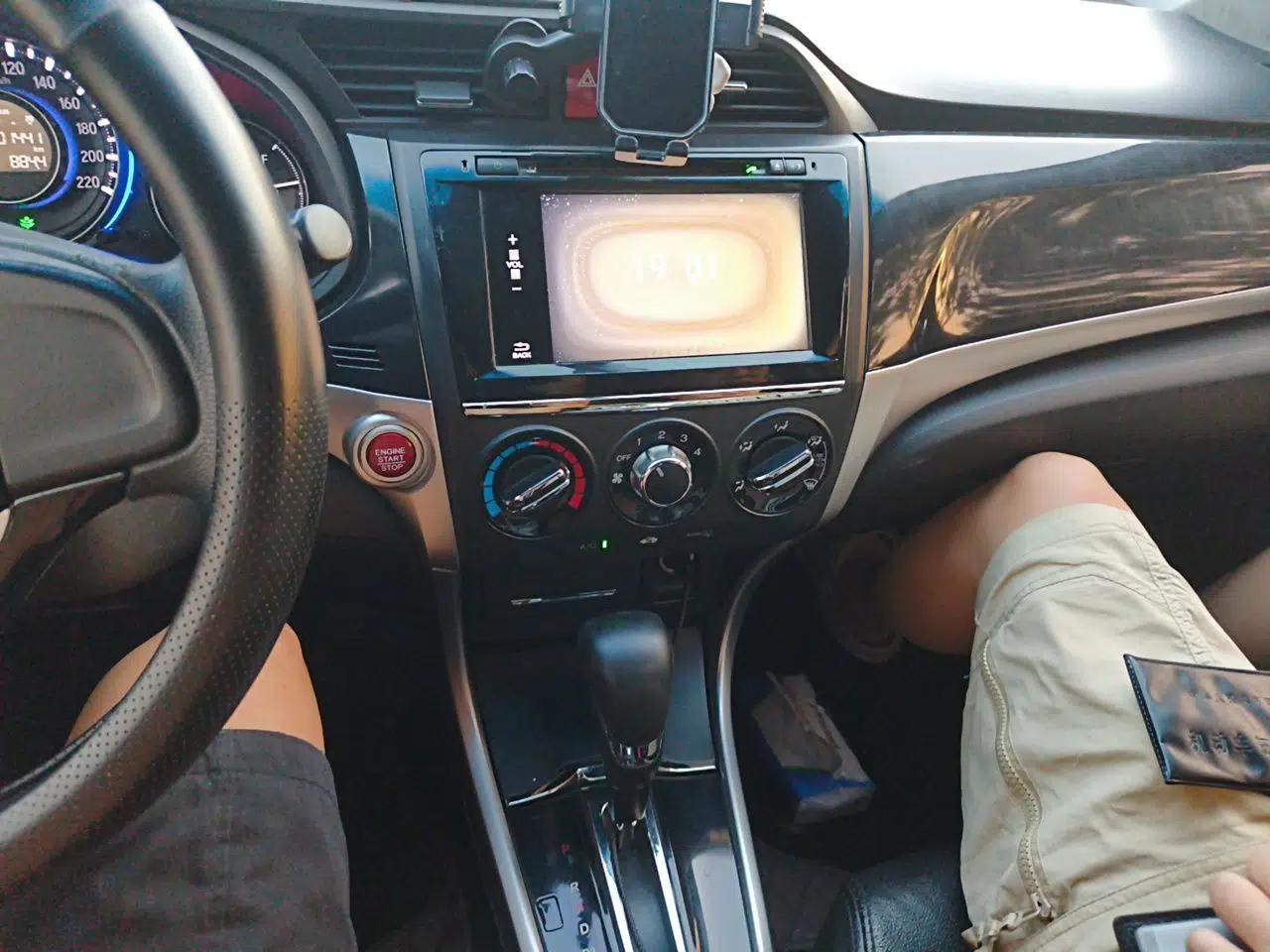 Honda Crider 2013 1.8L automatic luxury edition — миниатюра 13