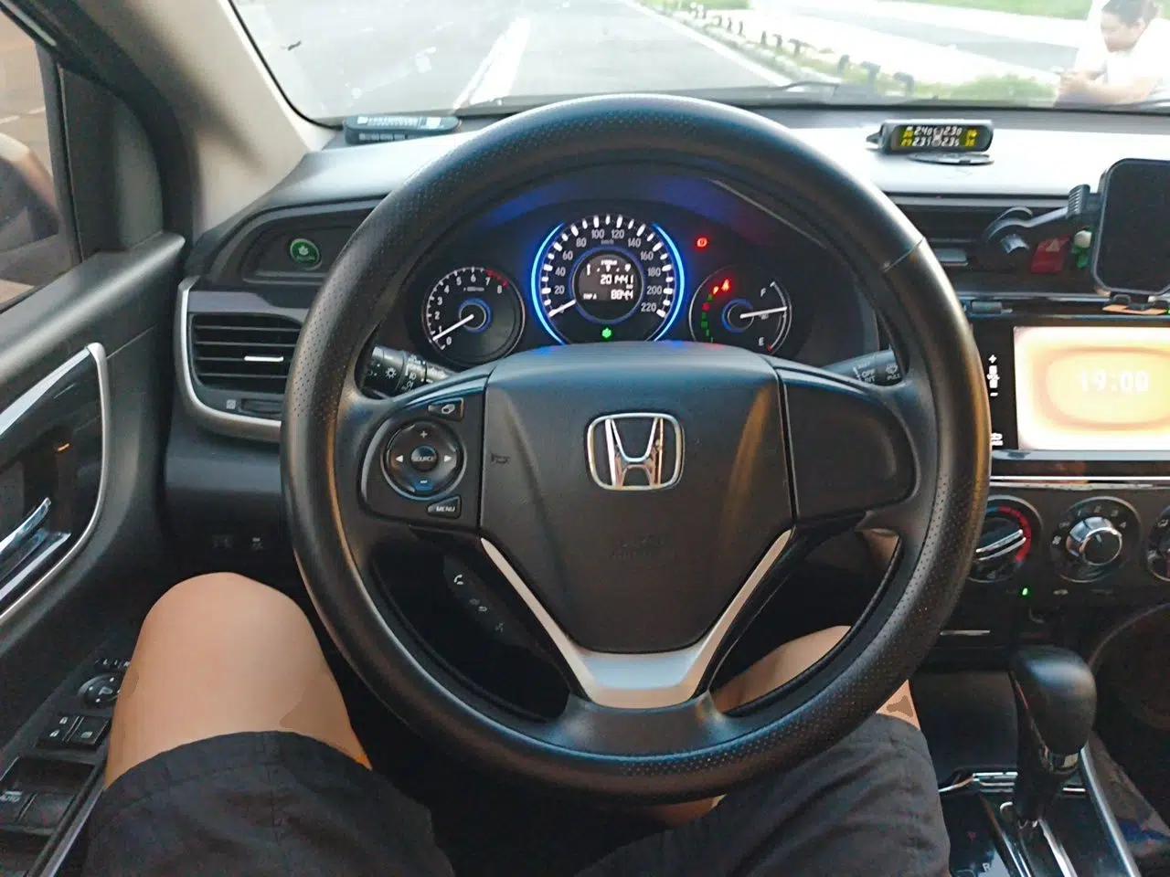 Honda Crider 2013 1.8L automatic luxury edition — миниатюра 10
