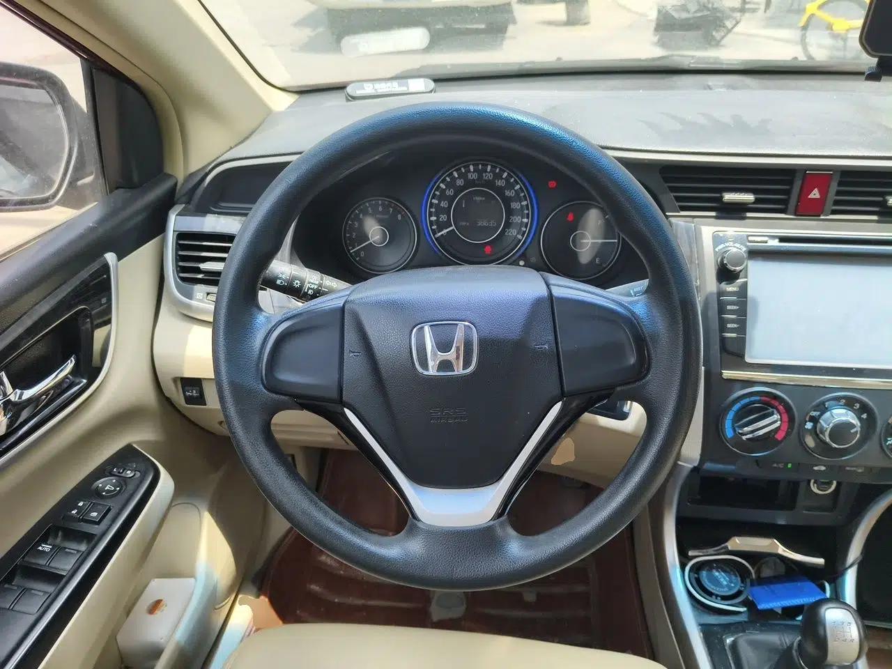 Honda Crider 2013 1.8L manual Comfort version — миниатюра 10