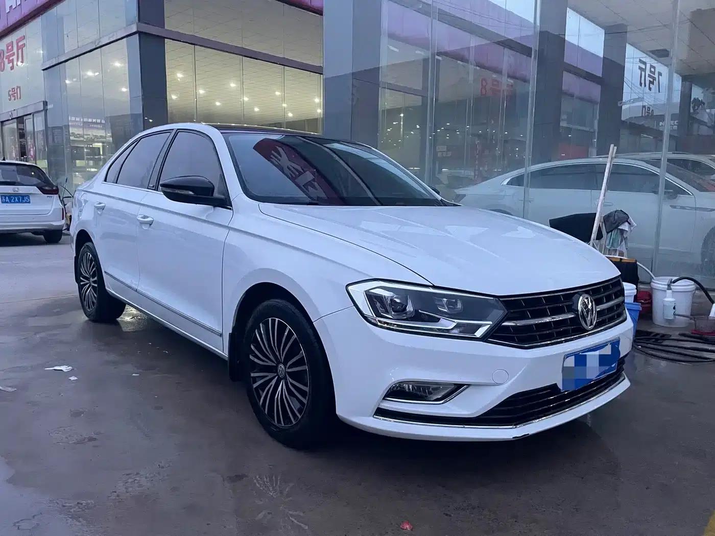 2016 Volkswagen Bora 230TSI DSG 25th Anniversary Edition — миниатюра 3